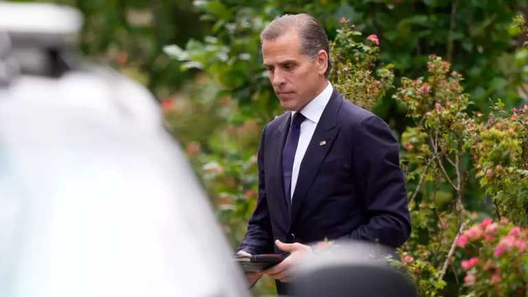 Un jurado federal condenó a Hunter Biden, hijo del presidente Joe Biden, por tres delitos federales relacionados con armas de fuego. Podría enfrentar hasta 25 años de prisión