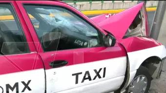 Abandonan Taxi Chocado en Periférico Sur