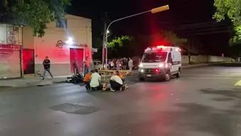 Conductor Arrolla a Joven Motociclista y lo Deja Agonizando